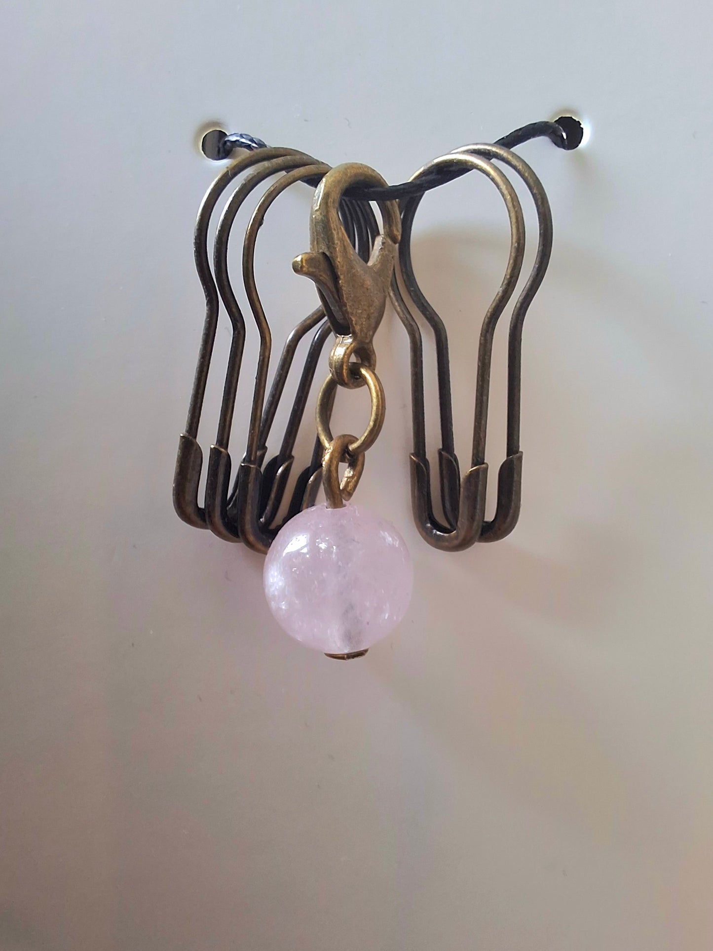 Rosenkvarts, antikfärgat hummerlås