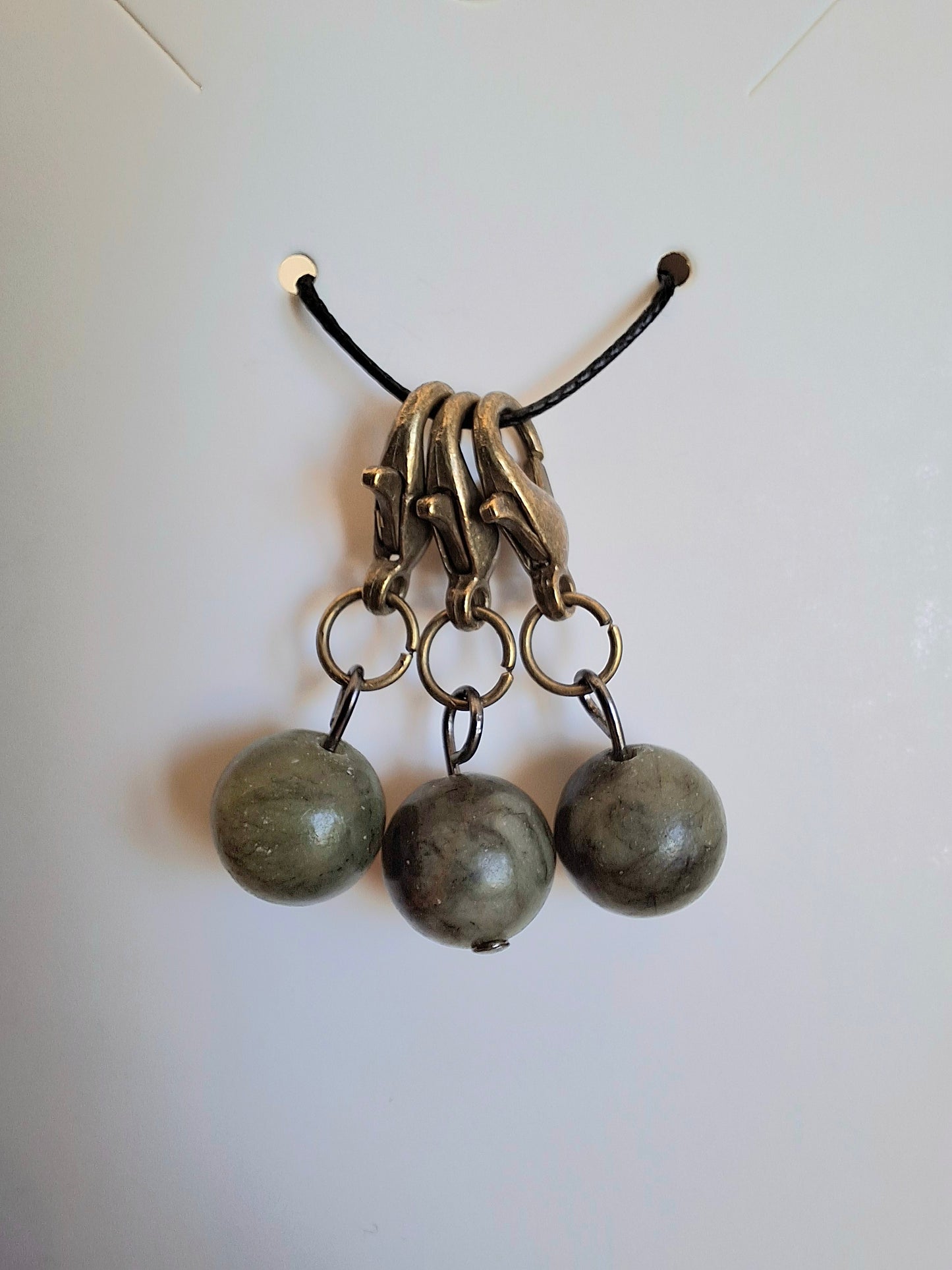 Jade, antikfärgat hummerlås