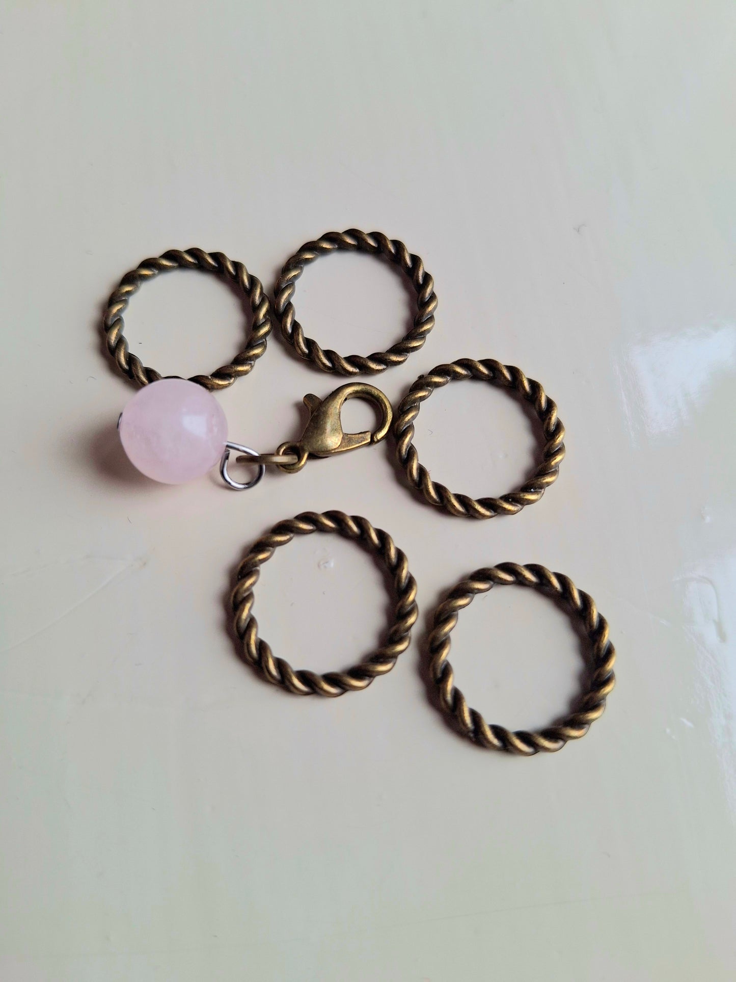 Rosenkvarts, antik färgade ringar