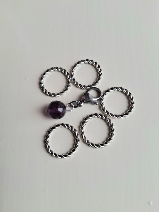 Ametist, silverfärgade ringar