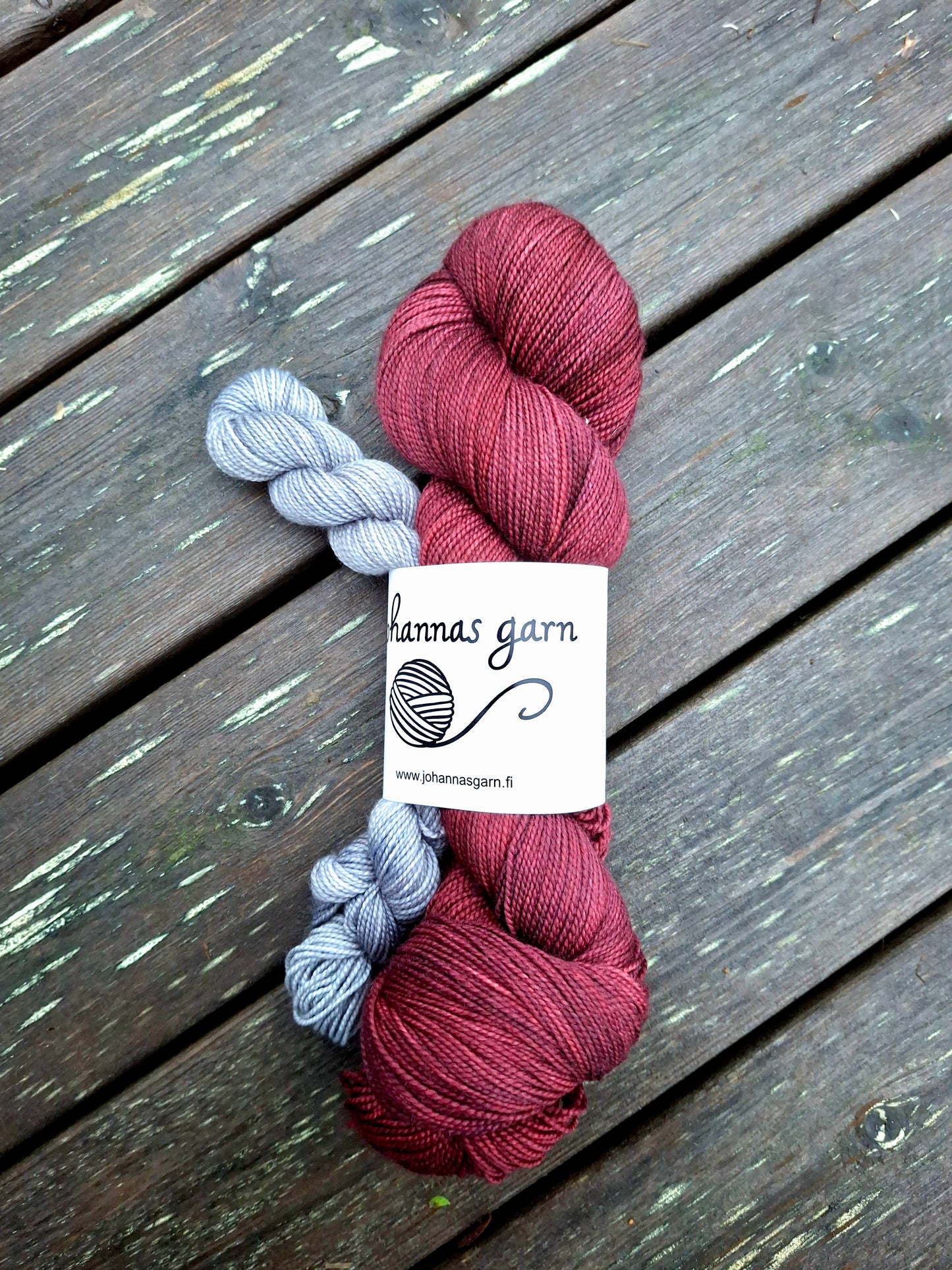 Mysig julröd + mellangrå