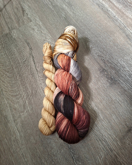 Oktober + ljus beige mini härva